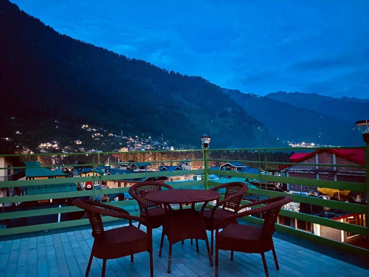 Vista Resort Near Mall Road Manali - Centrally Heated & Air Cooled Exteriör bild