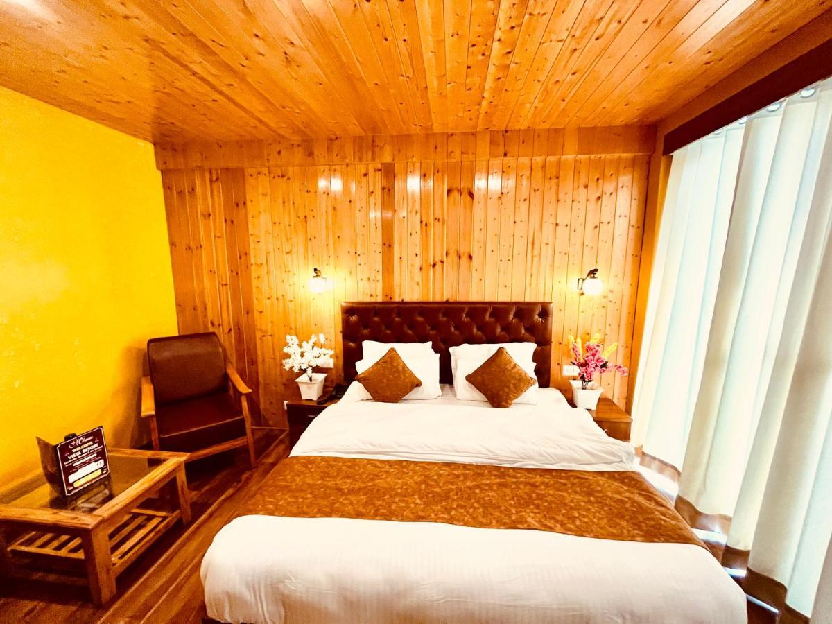 Vista Resort Near Mall Road Manali - Centrally Heated & Air Cooled Exteriör bild